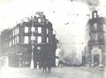 la Grande Pharmacie de Paris sous les bombardements suivis d'un incendie en mai 1940